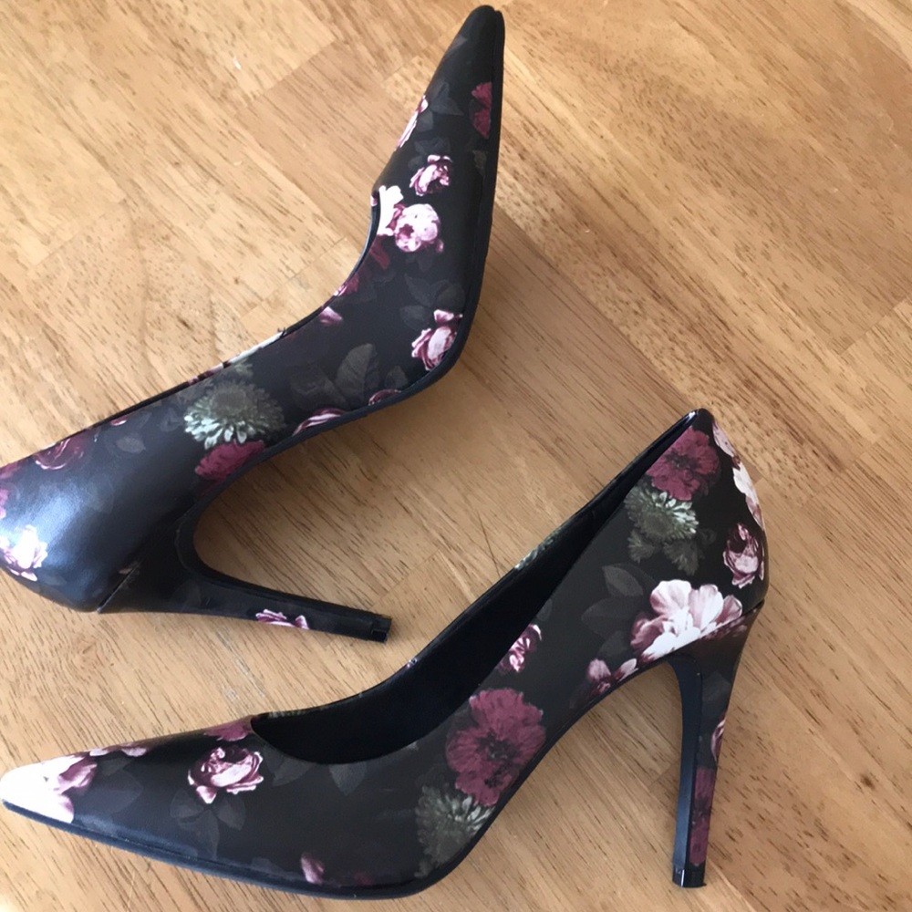 Heels - Picture 2 of 2